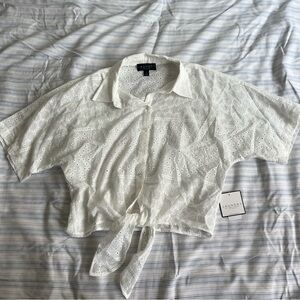 NWT Laundry by Shelli Segal White Eyelet Button Up Top - Size M